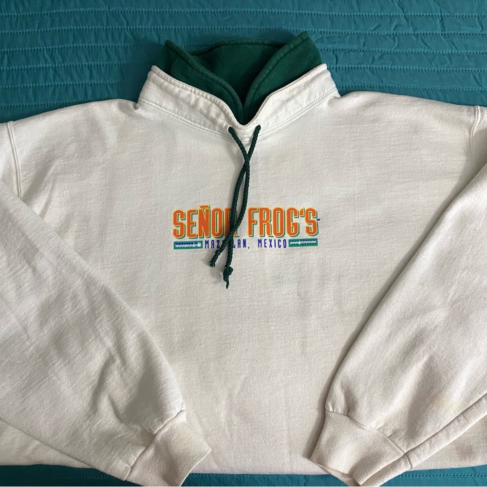 Señor Frog’s Cream Sweatshirt